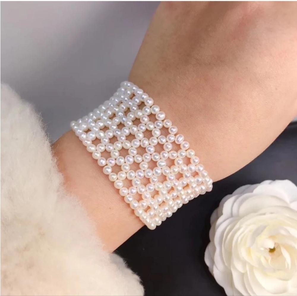 Vintage Beautiful pearl white Lattice work Stretch bracelet waistband